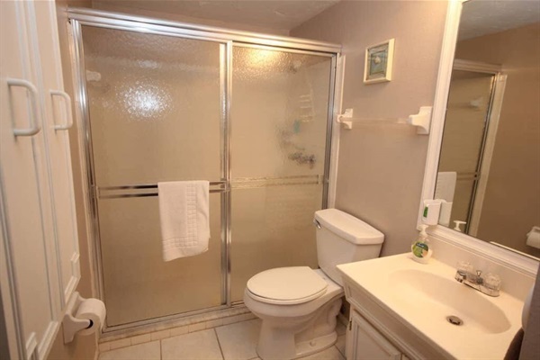 Full Bathroom #1
