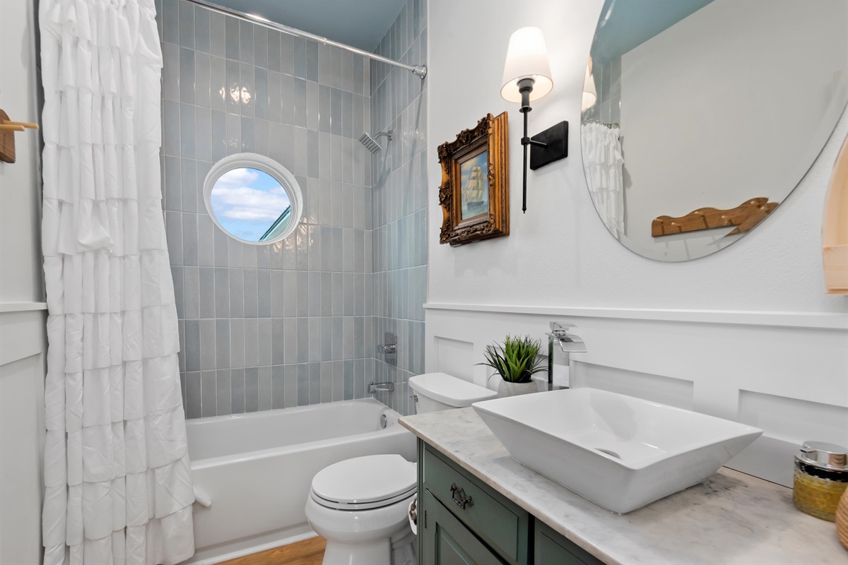 39fe43eaf6b94849960a9d77cfeab352 Large | Beachhouse | Texas | TX | Vacation Homes | Galveston | Crystal Beach | Kokomo | Breezy Days | Beachfront Elegance | Sunrise Serenity | Southern Sands Property Management, LLC