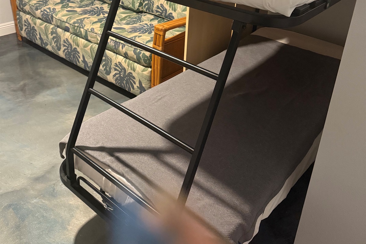 Murphy style bunk bed