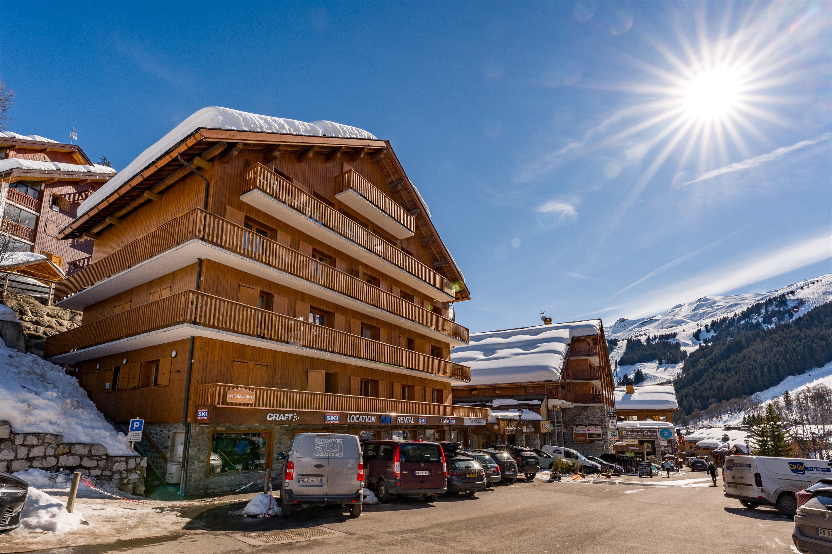 SPECTACULAR LOCATION IN MERIBEL CENTRE