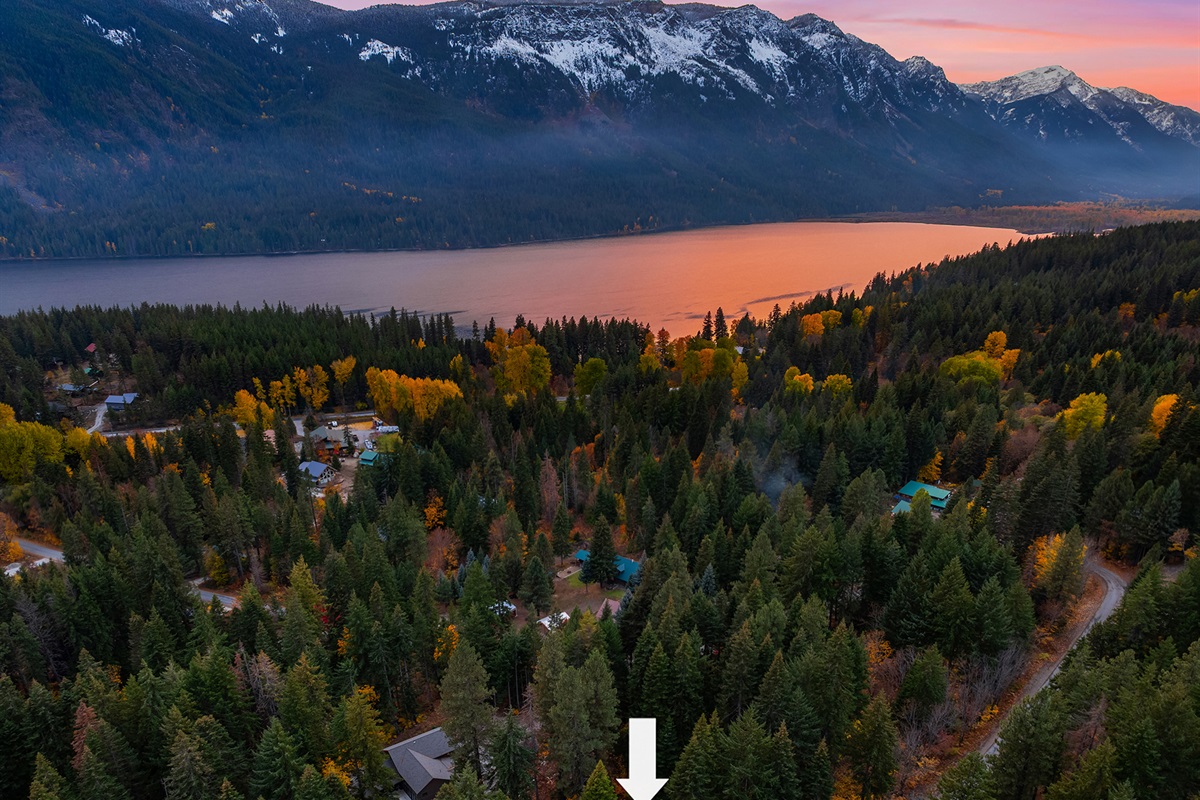 Whispering Pines neighborhood, close to Lake Wenatchee