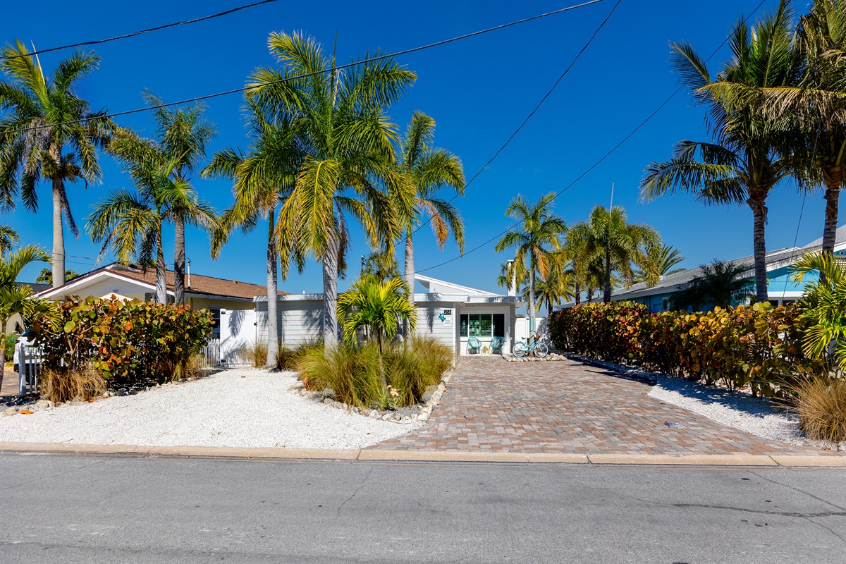 drive way with plenty of space for 3 or more vehicles