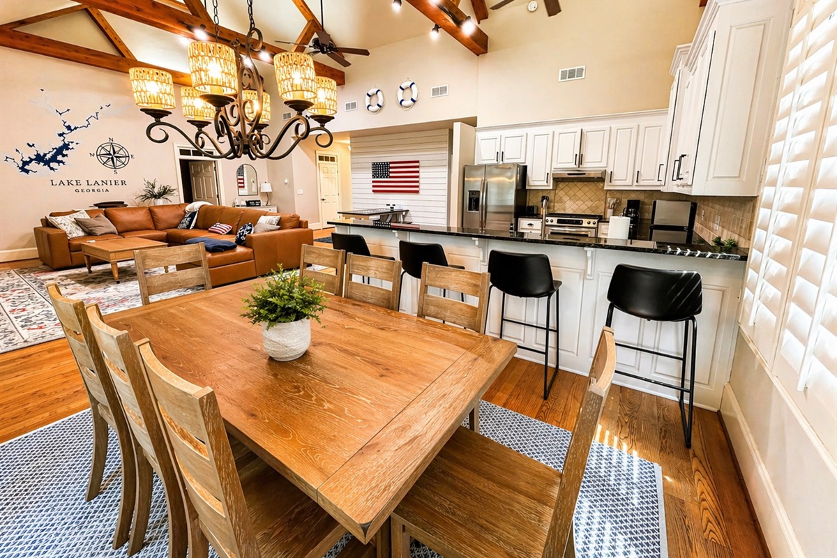 Enjoy a family meal together! Plenty of seating for the entire group!