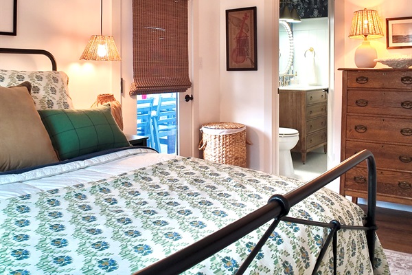 Queen in master bedroom with ensuite