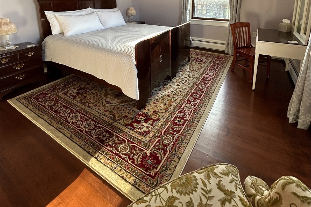 Lilac Room - King bed