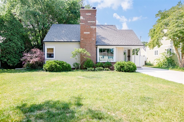 Cozy, Freshly Updated 3BR Home 5 Min from ND, photo 5