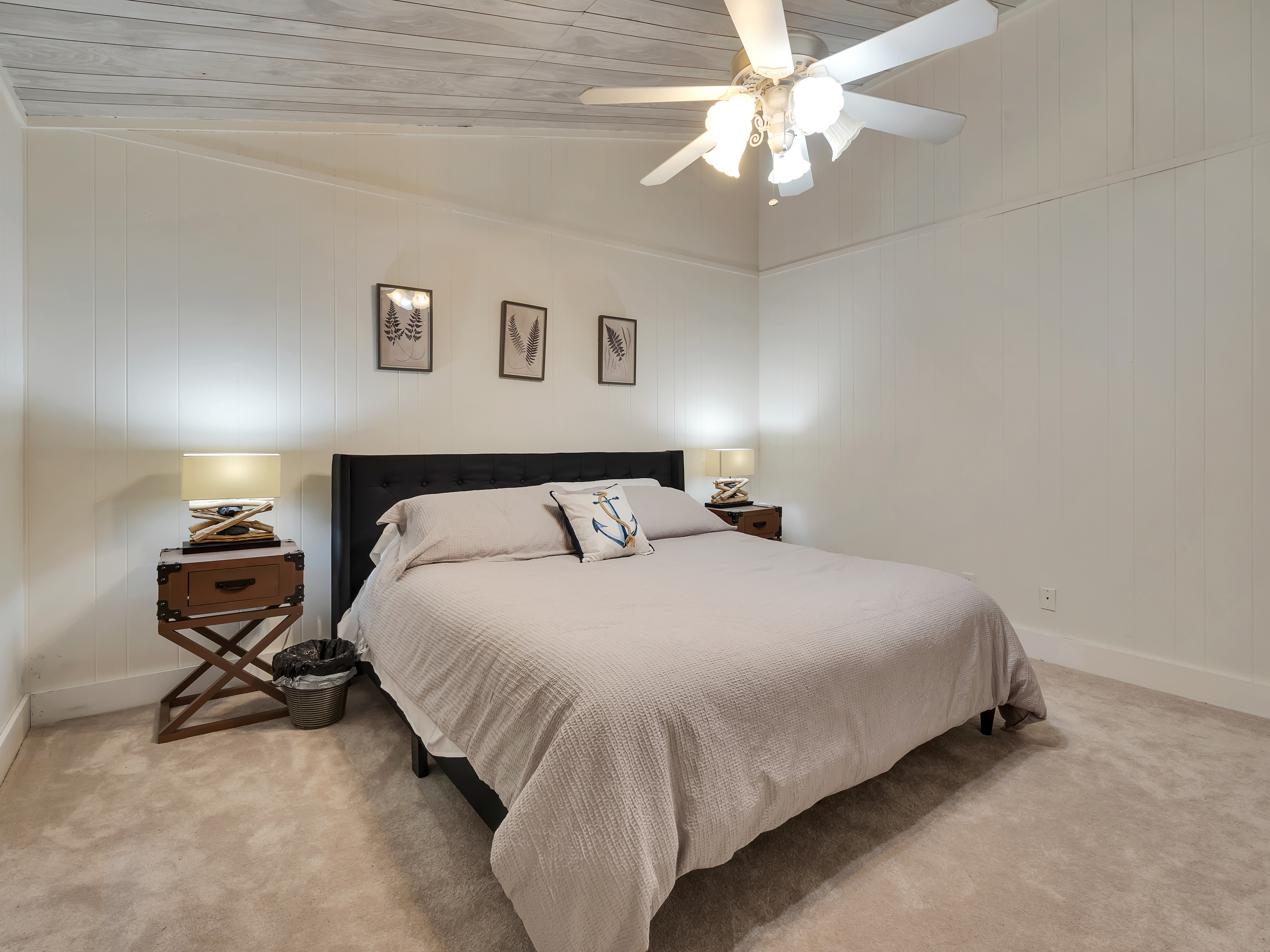 Upstairs, king bed, patio over front yard