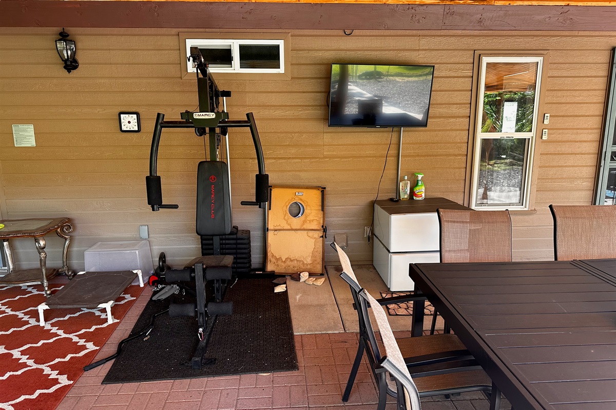 Gym Equipment in Patio (4 Yoga Mats included)
