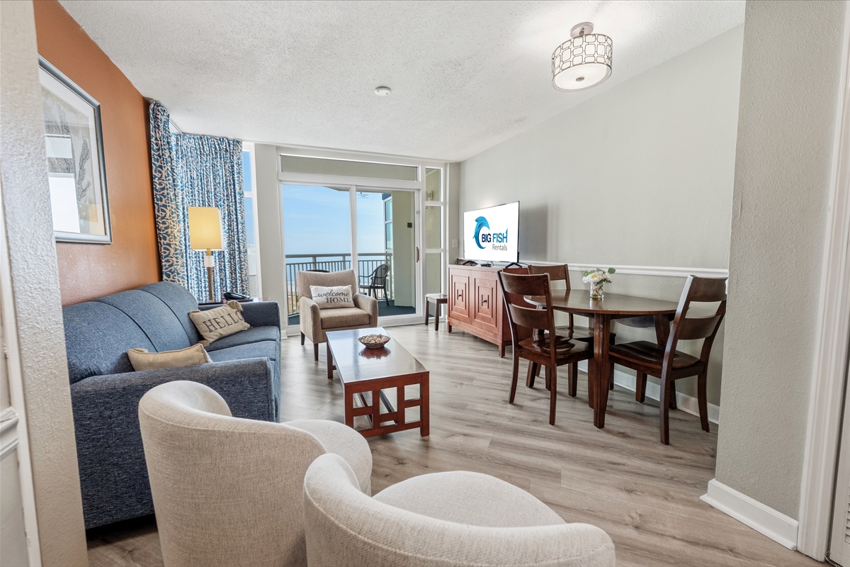 Amazing Living Room with Stunning Views🌊☀️