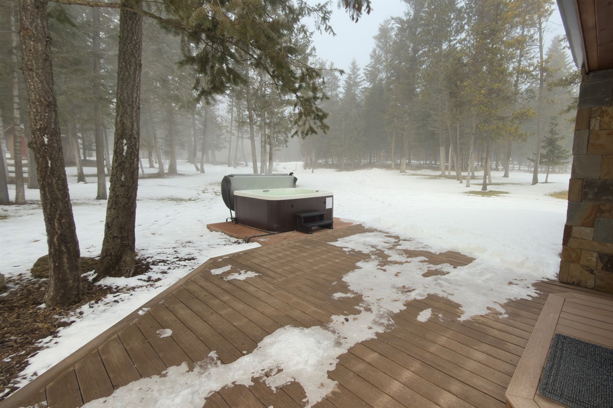 Hot tub just a few steps from the house.