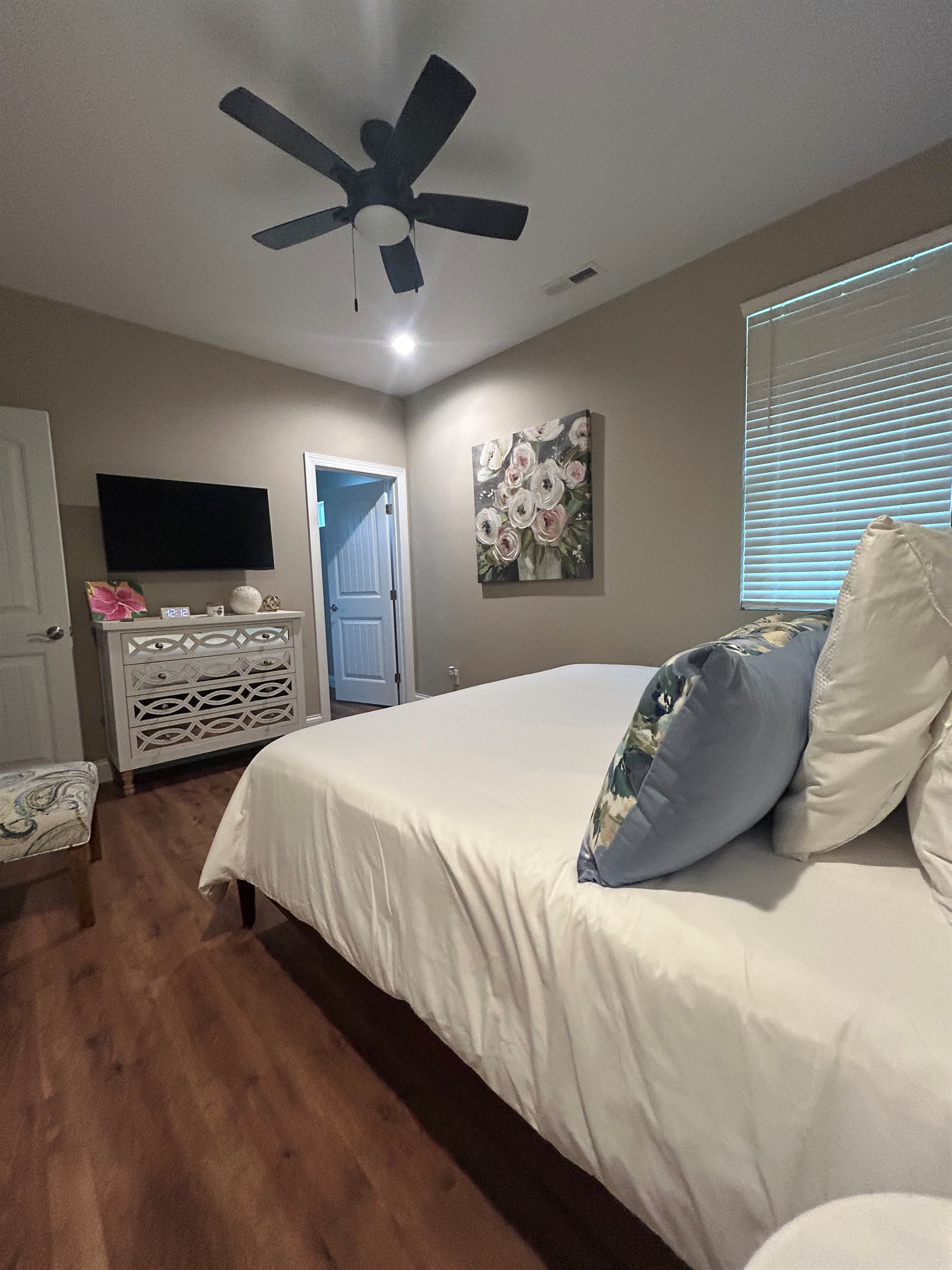 Primary with king bed