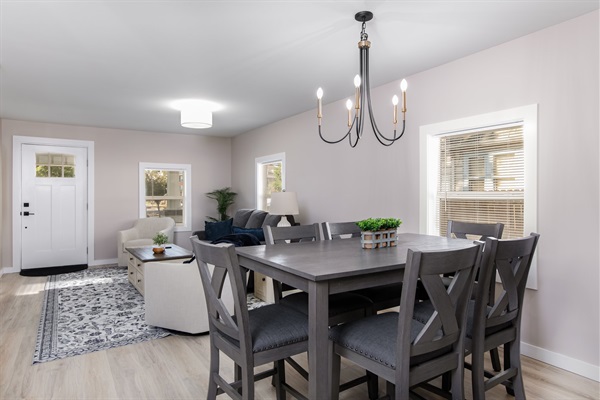 Cozy 2-Bedroom Home Near Notre Dame - Perfect for Game Day Stays, photo 3