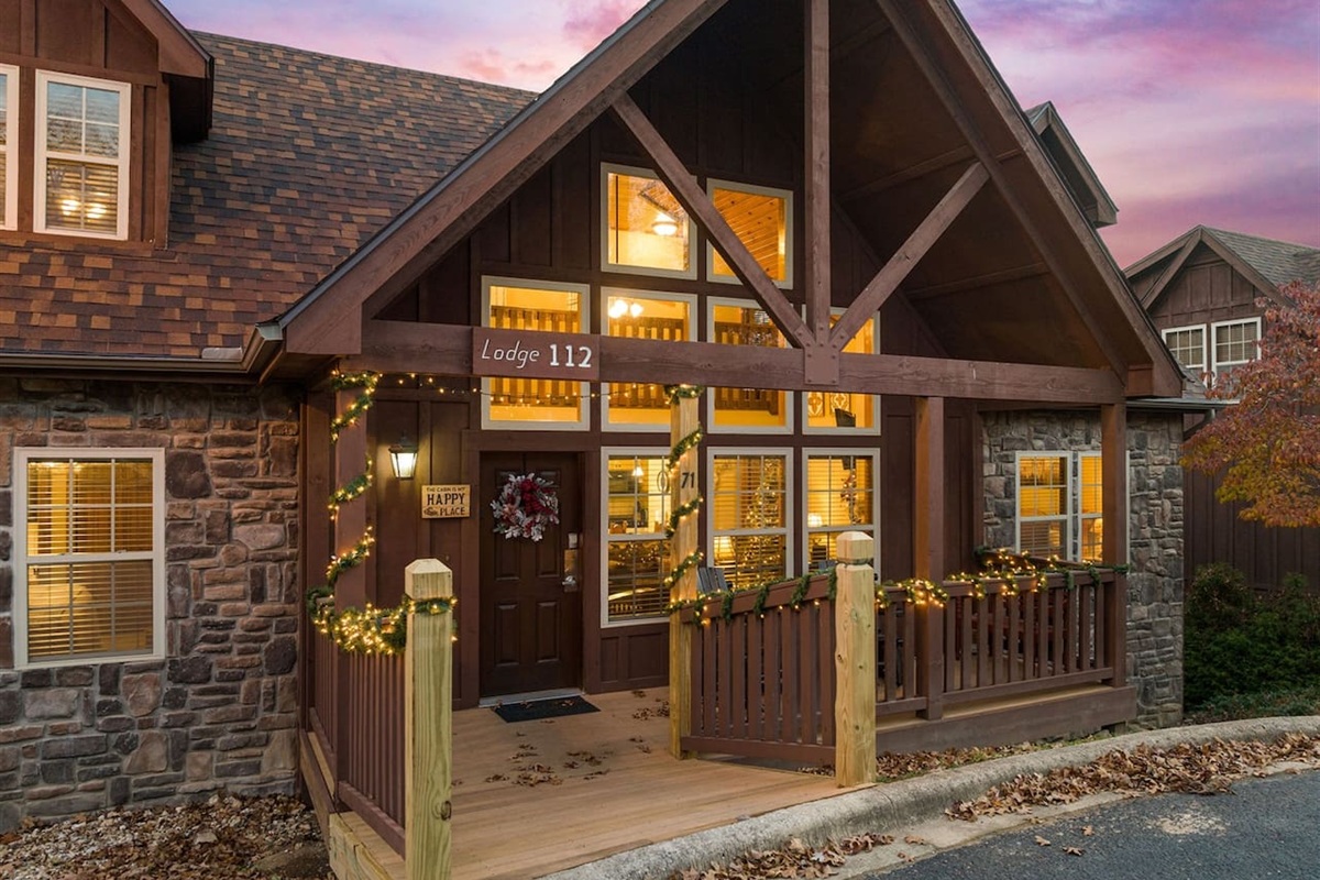 Picture arriving home after an evening of Branson Christmas shows and millions of twinkling lights. Your warm, welcoming lodge will be waiting.