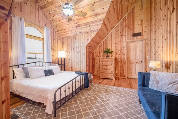 Upstairs Bedroom with King and Jack and Hill Bathroom