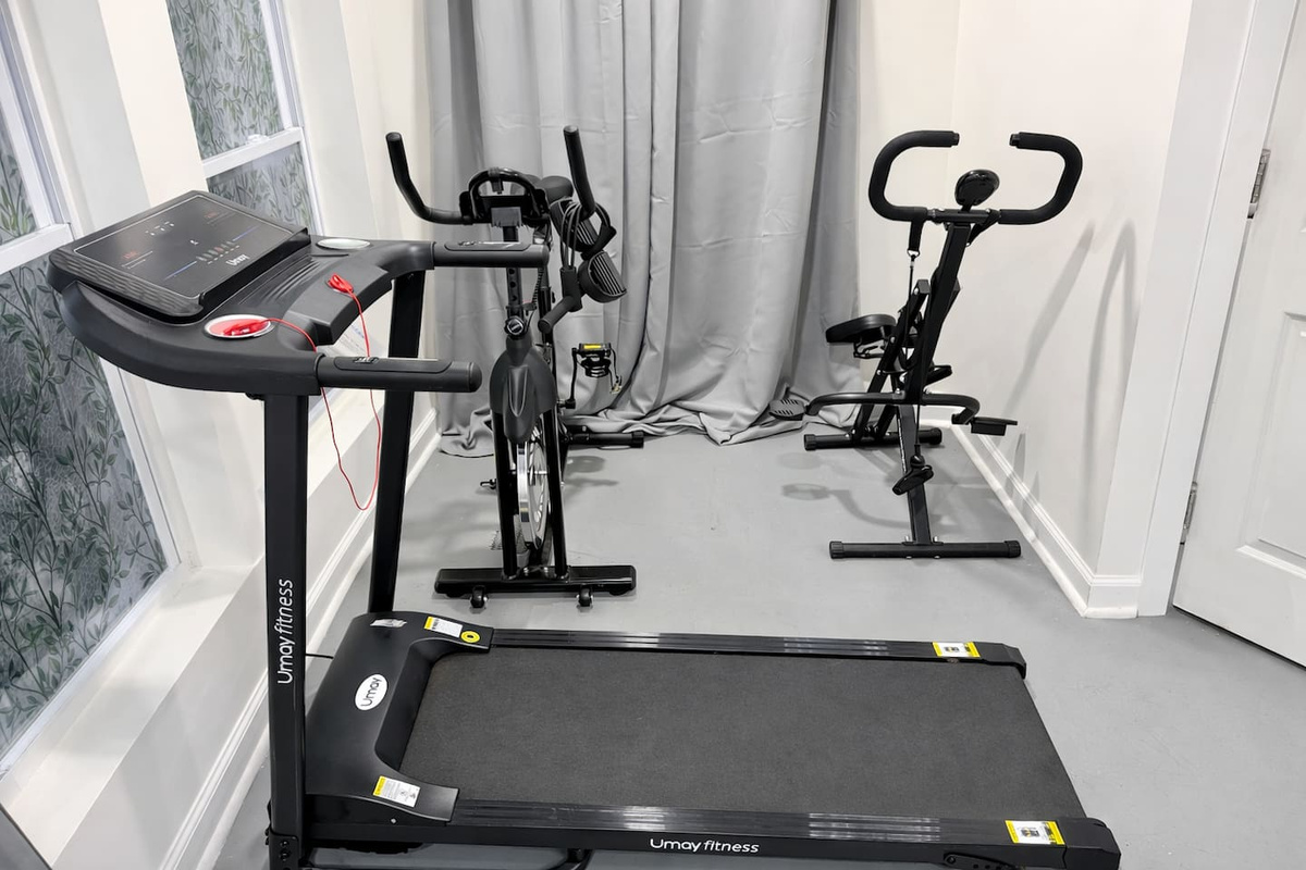 Another angle of mini workout area 