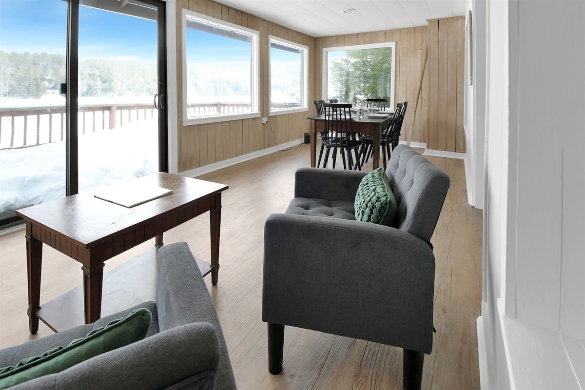 Hang out on the sofa overlooking the lake