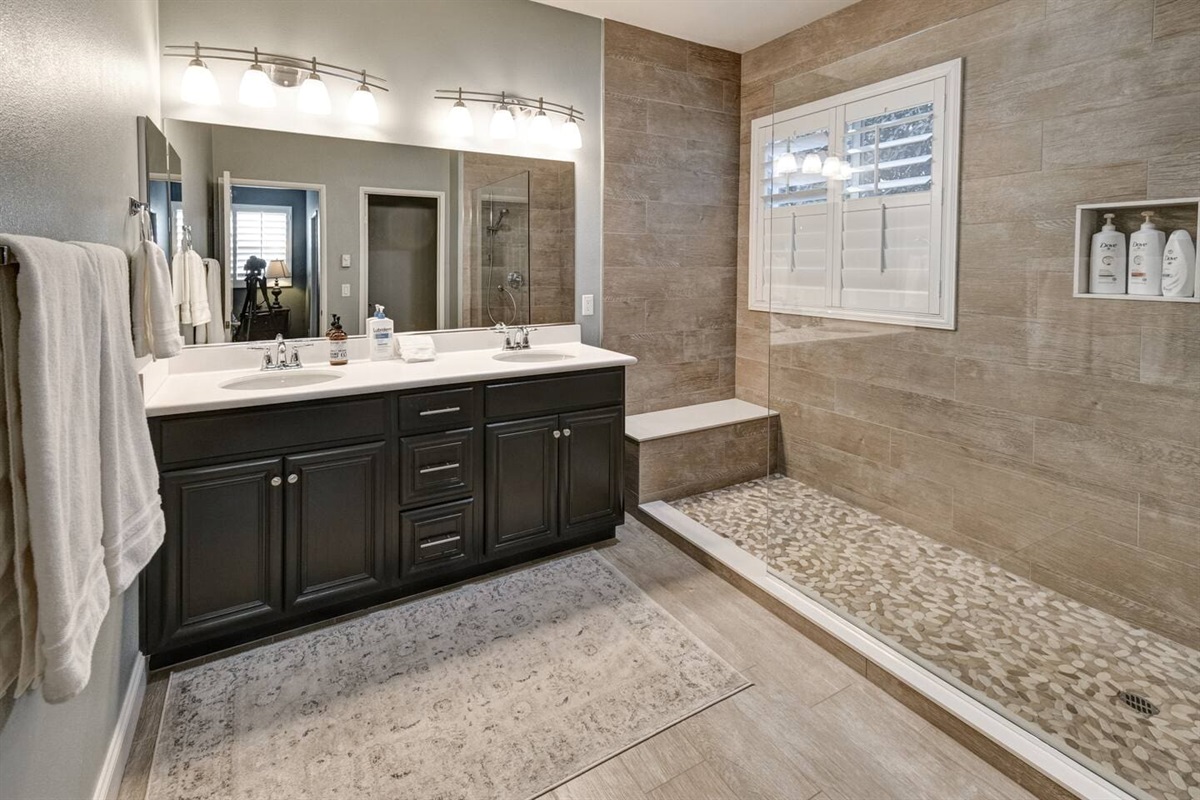 Master Ensuite Ensuite and Walk-in Shower