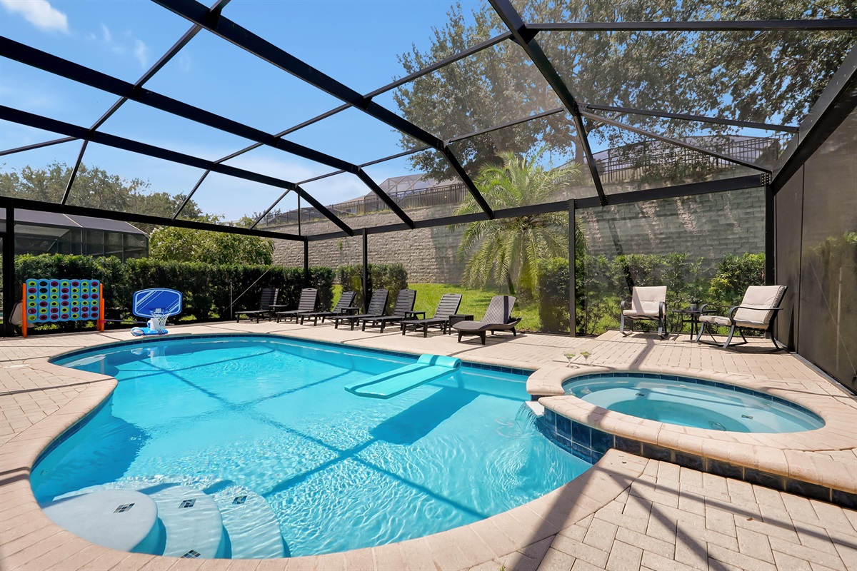Private Pool and Spa all day sun!