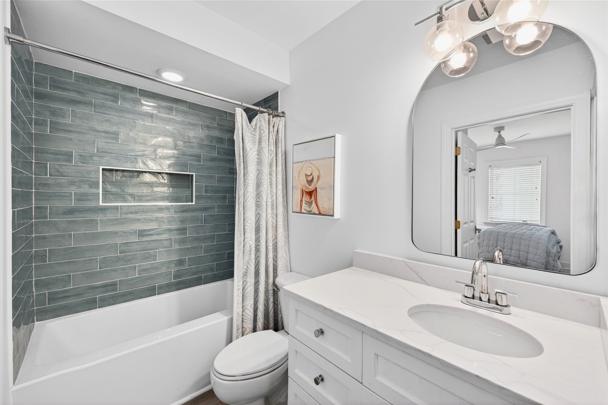 Ensuite Bath 3 | 1006 Ocean Blvd, Isle of Palms, SC | 102 Dunescape | IOP Escapes
