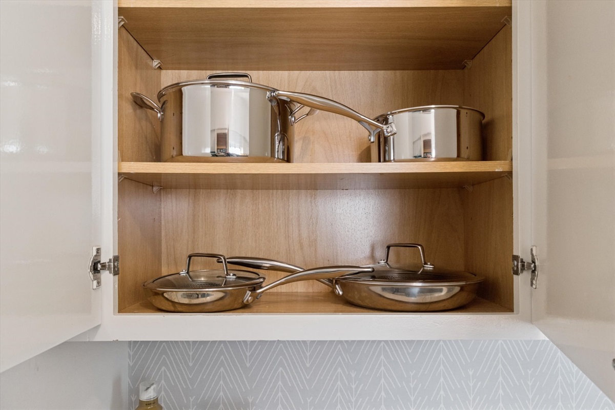 Cook like a pro in our South Bend vacation rental! Enjoy a fully stocked kitchen with premium cookware, quality pans, and all the essentials for your perfect home-away-from-home meal experience.