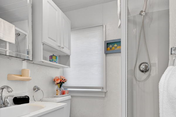 Full bathroom offering clean design, functionality, and everyday convenience.