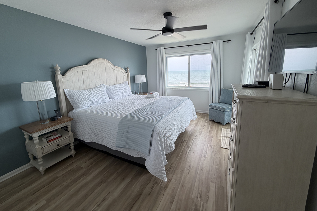 Primary bedroom w/king bed and balcony slider, completely oceanfront!