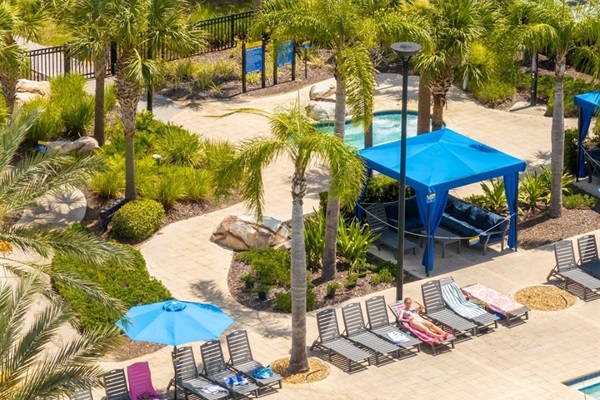 Community Hot tub & Cabanas
