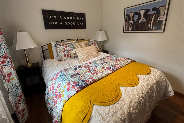 Bed 2: Queen bed