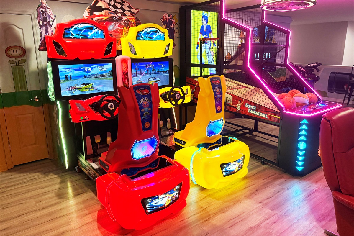 Play Outrun Car Racing And Street Basketball Arcade Games (FREE To Play!)