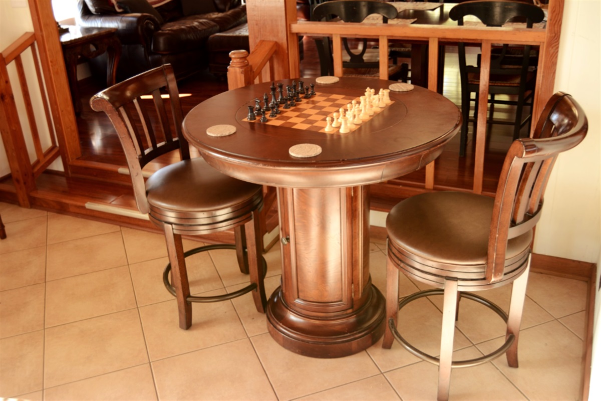 GAME ROOM GAME TABLE