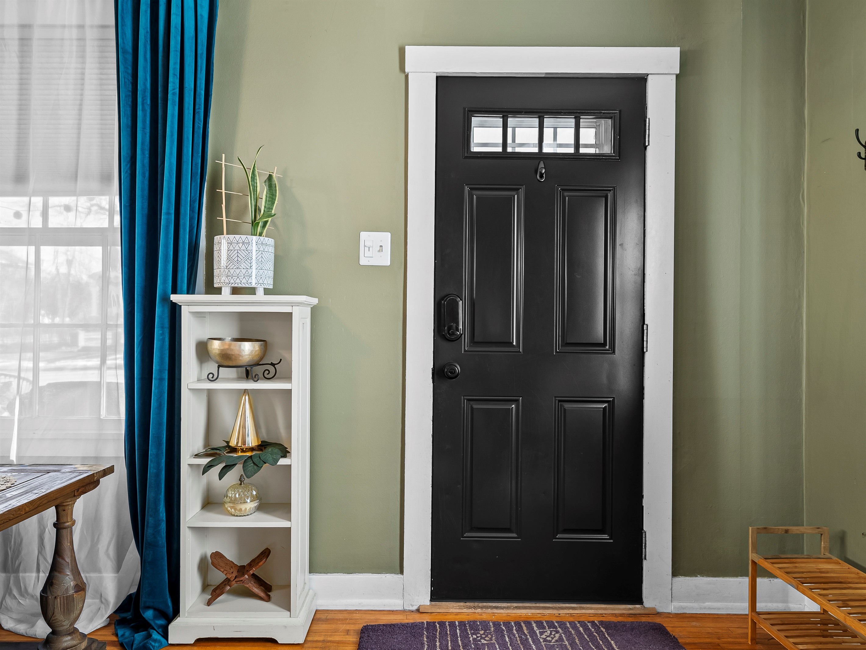 Entrance to front porch