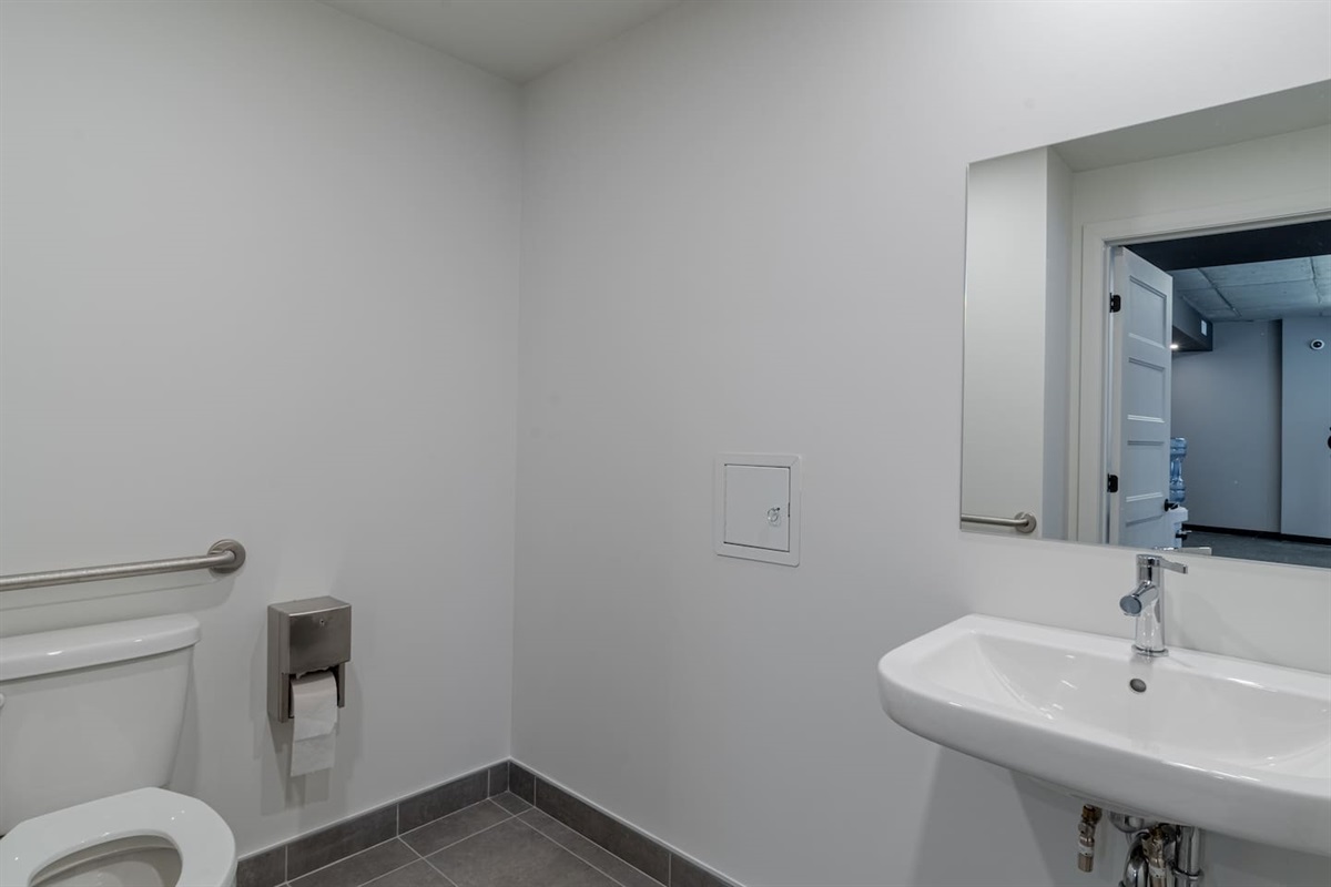 Salle de bain de la salle d'exercice