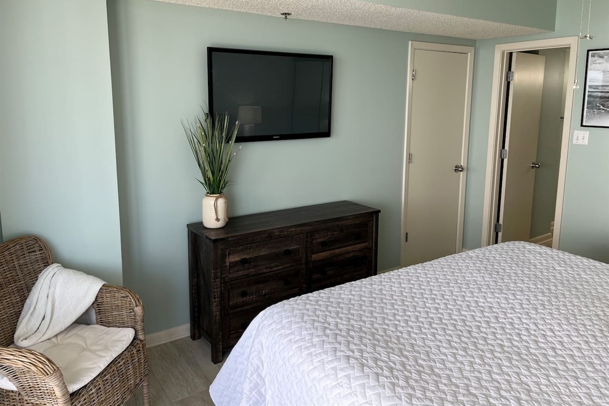 Master Suite - new Roku TV, private full bathroom with new vanity. Large closets to store your suitcase and hang clothes.