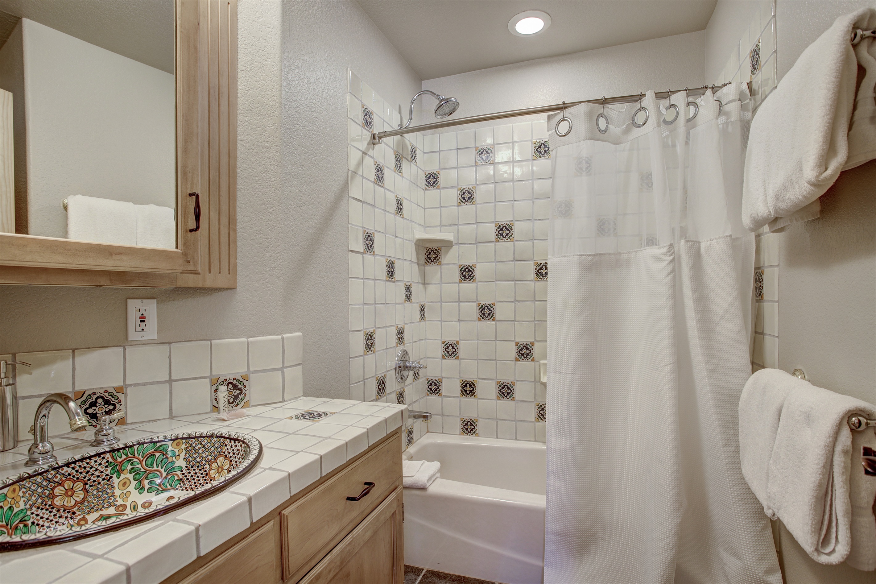 Bathroom shared with Lower King Bedroom #1 and #2