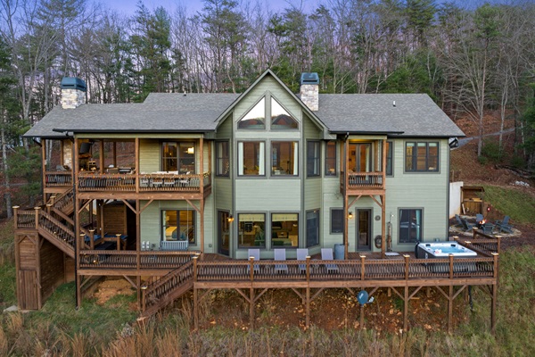 Plenty of space to relax, entertain, and enjoy the great outdoors.