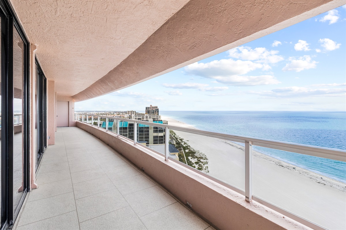 Enjoy the amazing views from the balcony of this penthouse unit!