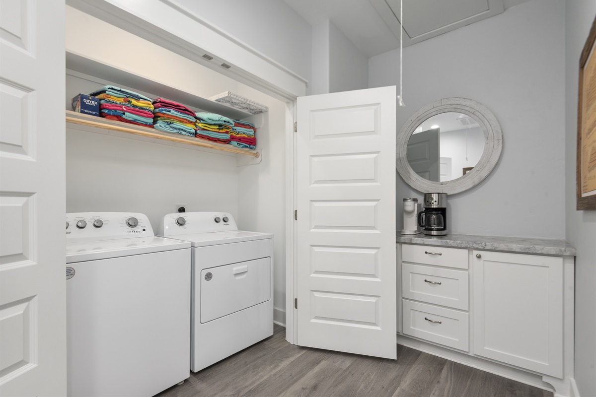3af70f8f9dd54f5488cb439edef41b01 Large | Beachhouse | Texas | TX | Vacation Homes | Galveston | Crystal Beach | Kokomo | Breezy Days | Beachfront Elegance | Sunrise Serenity | Southern Sands Property Management, LLC