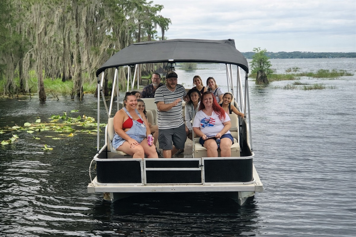 rent a pontoon boat for the chain of lakes