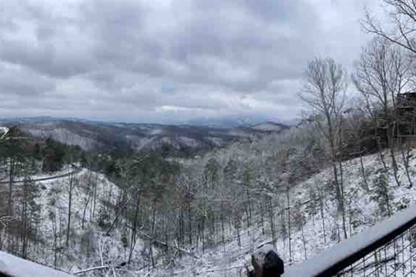 Beautiful snow from Above the Mist. (Roads are salted and plowed).