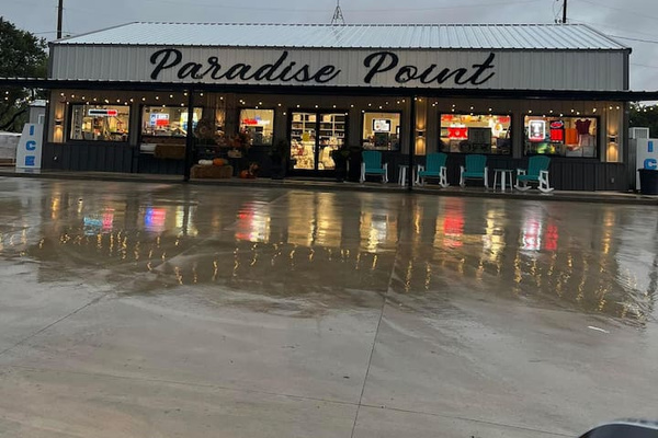 Paradise Point - Onsite store. 