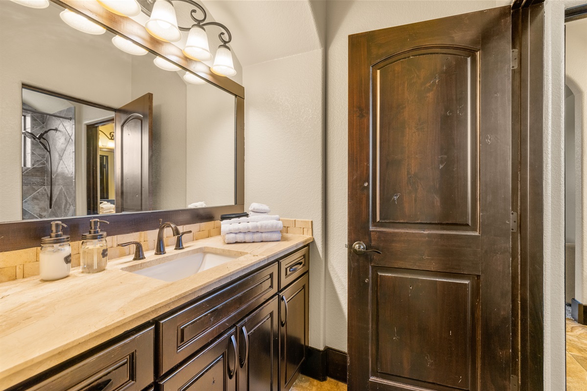 Bedroom 6 jack and jill