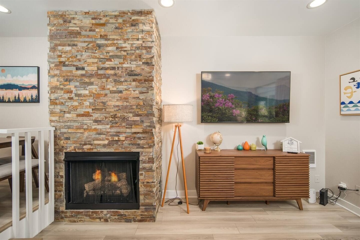 Unit 6: Gas fireplace and Roku TV (Includes Hulu+, ESPN+, & Disney+)