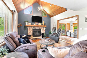 Brown Bear Cabin vacation rental in Nekoosa, WI near Sand Valley Golf Resort