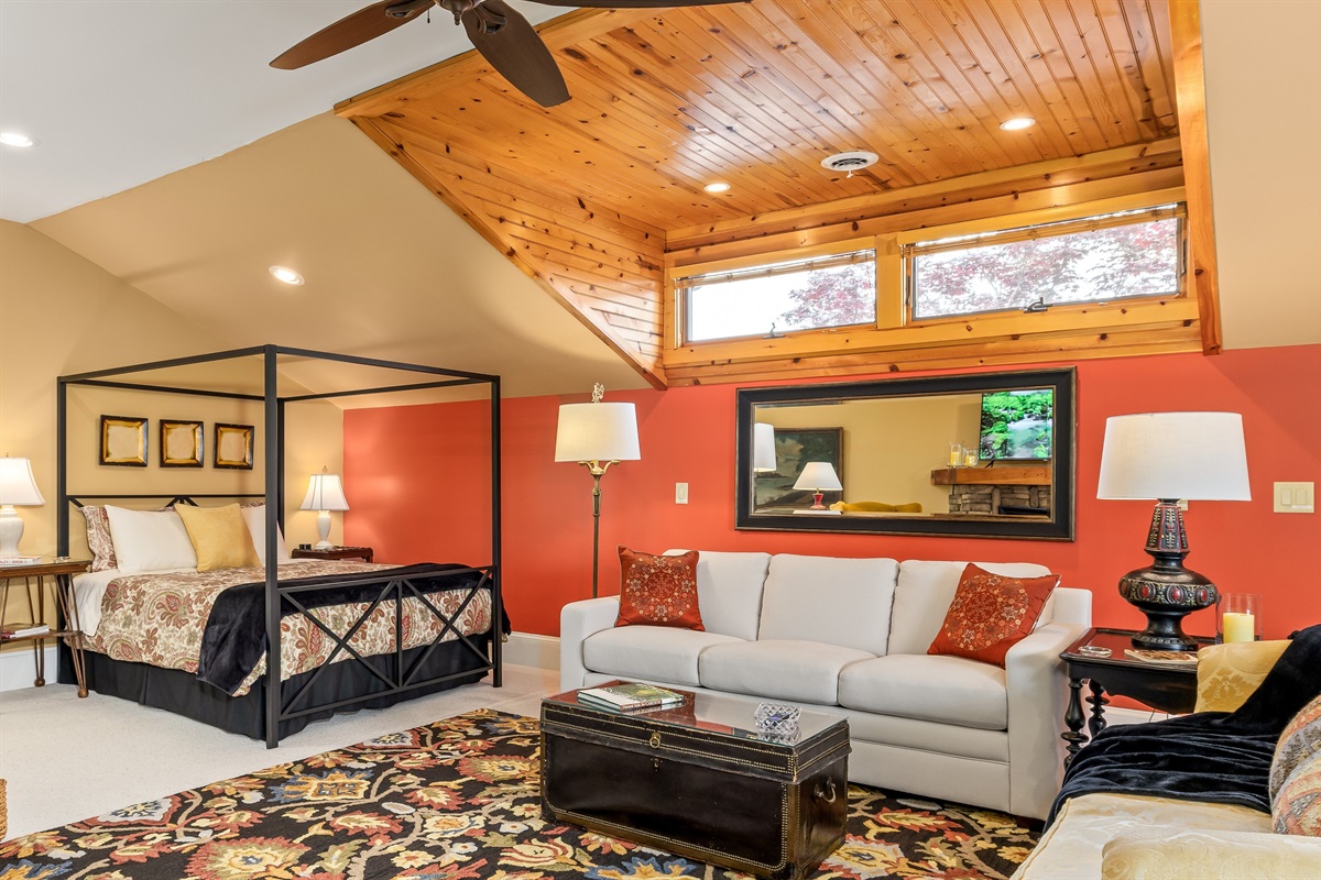 3 min - Barter Theatre, Creeper Trailhead, Farmer's Market, and historic sites. The Nest Abingdon is the Best Airbnb in Abingdon, VA.