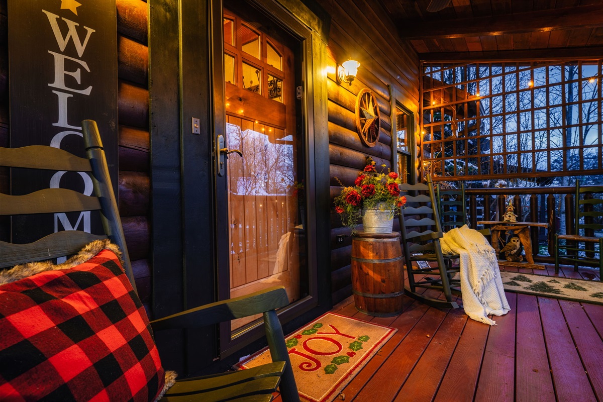 Inviting and charming front door to your stay. Welcome in!