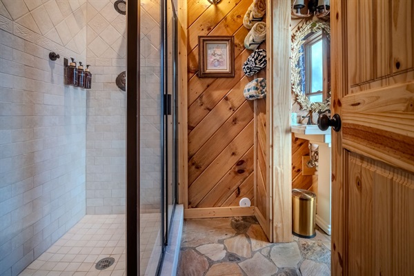 Cuckoo room bathroom