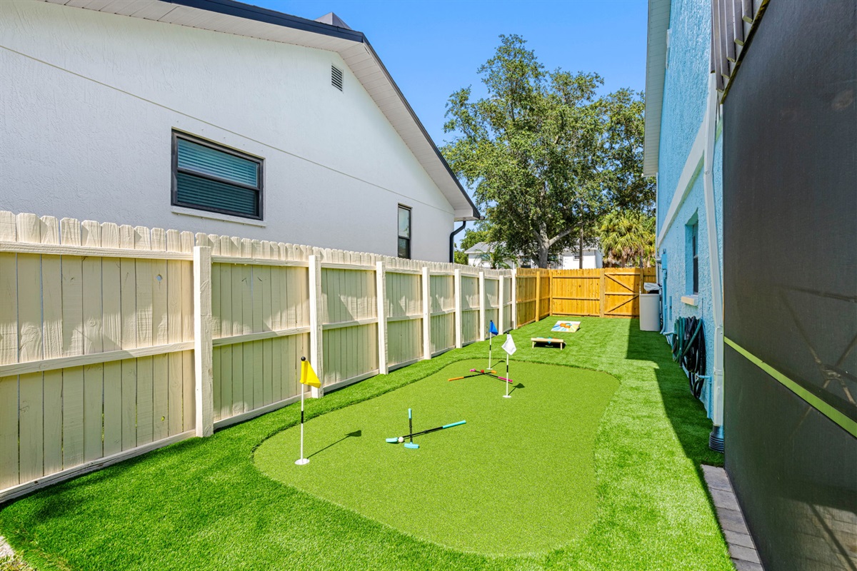 Sharpen your putting skills or teach the kids the basics of the game in this sunny, low-maintenance outdoor setup.