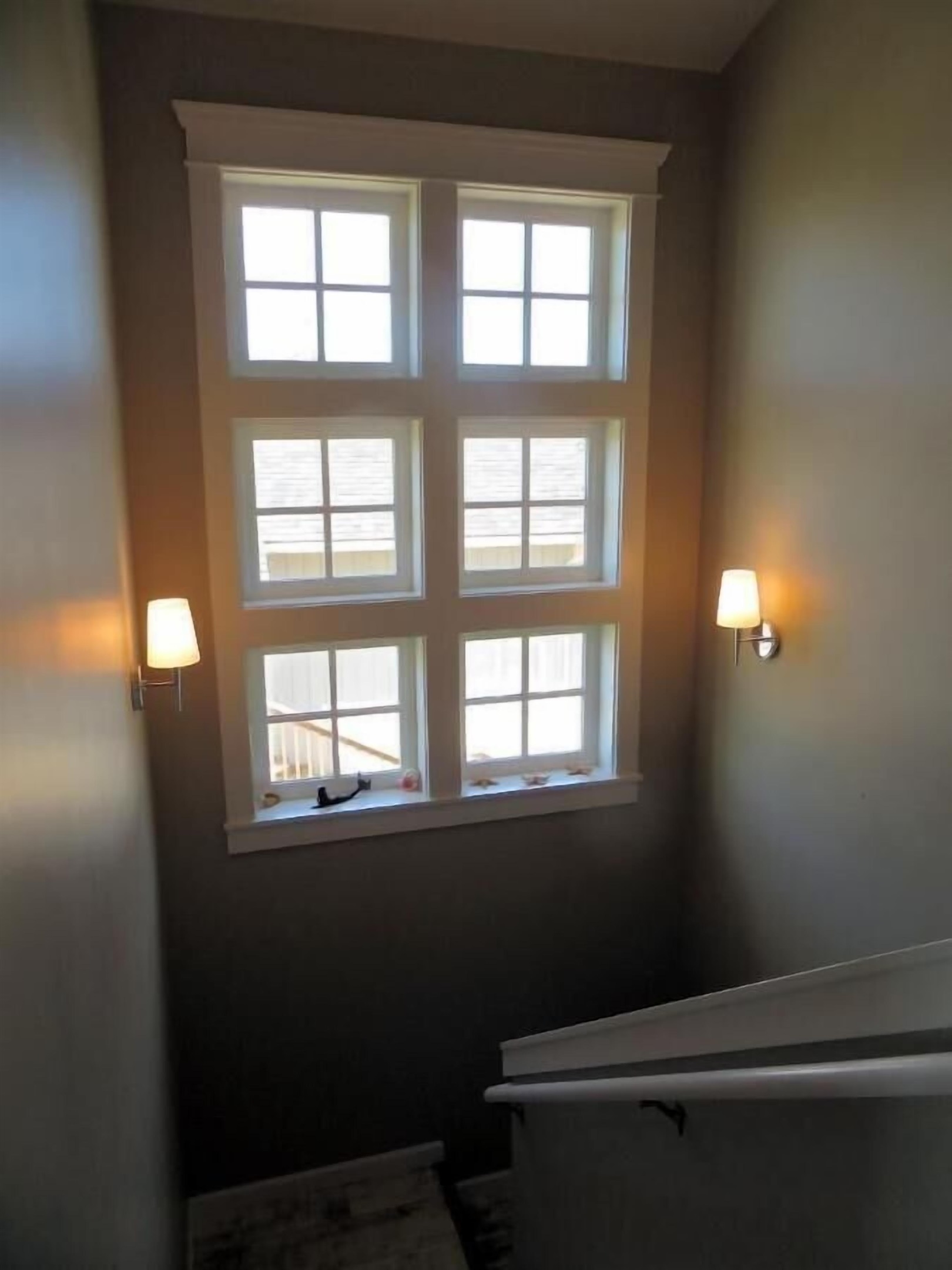 stairs to primary suite