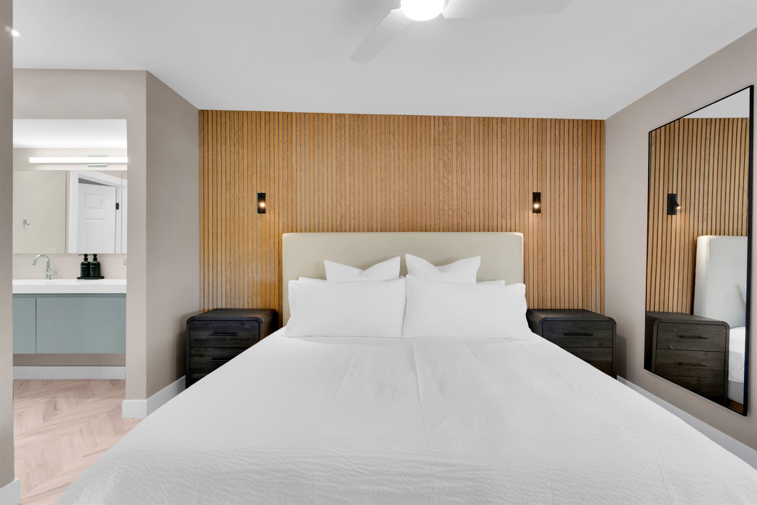 Master (King) Bedroom 
