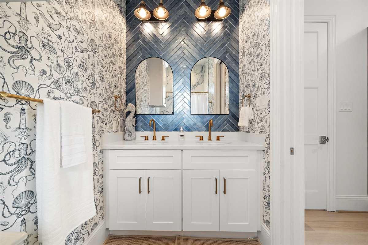 3b773f1495194bf7a765e7c1c9e857ac Large | Beachhouse | Texas | TX | Vacation Homes | Galveston | Crystal Beach | Kokomo | Breezy Days | Beachfront Elegance | Sunrise Serenity | Southern Sands Property Management, LLC